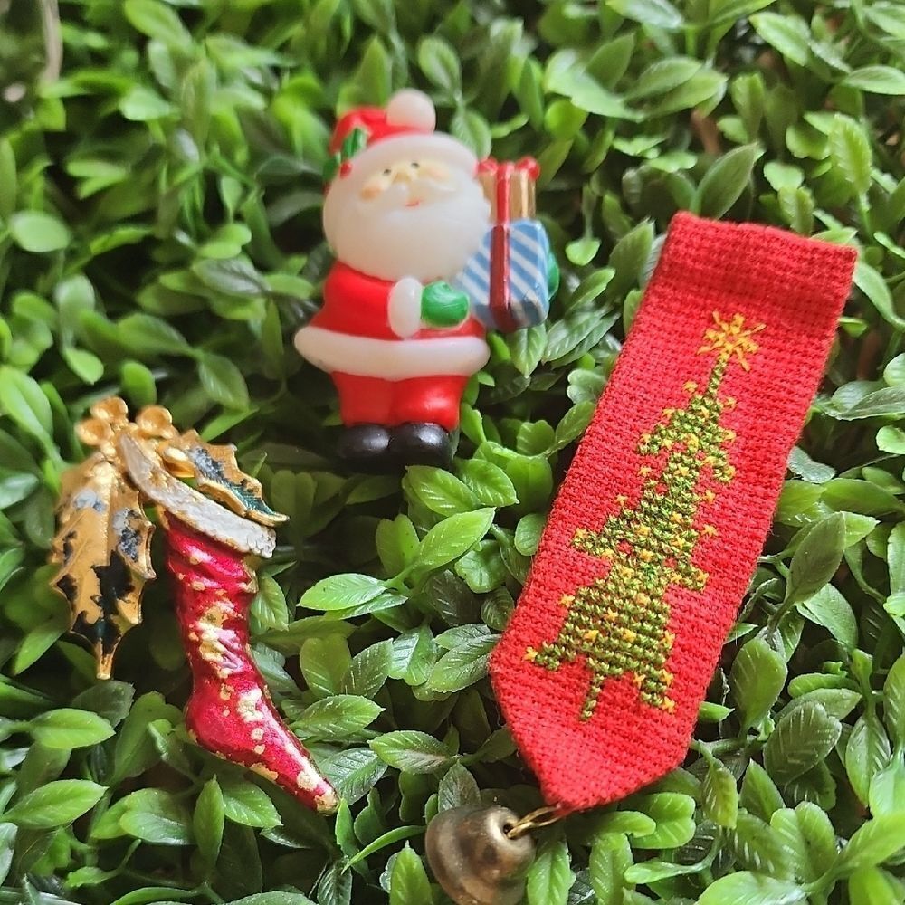Vintage Christmas Holiday Brooch Pins Santa Stocking Tree